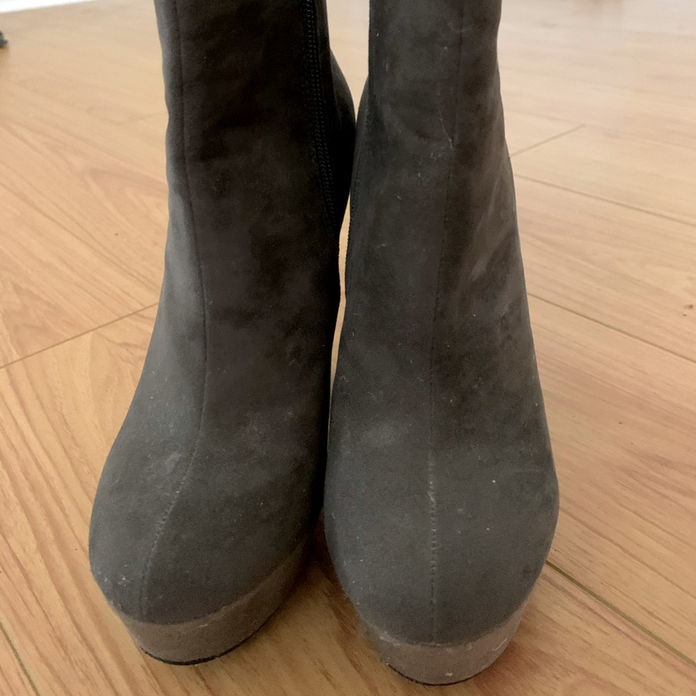 Boots - Picture 2 of 2